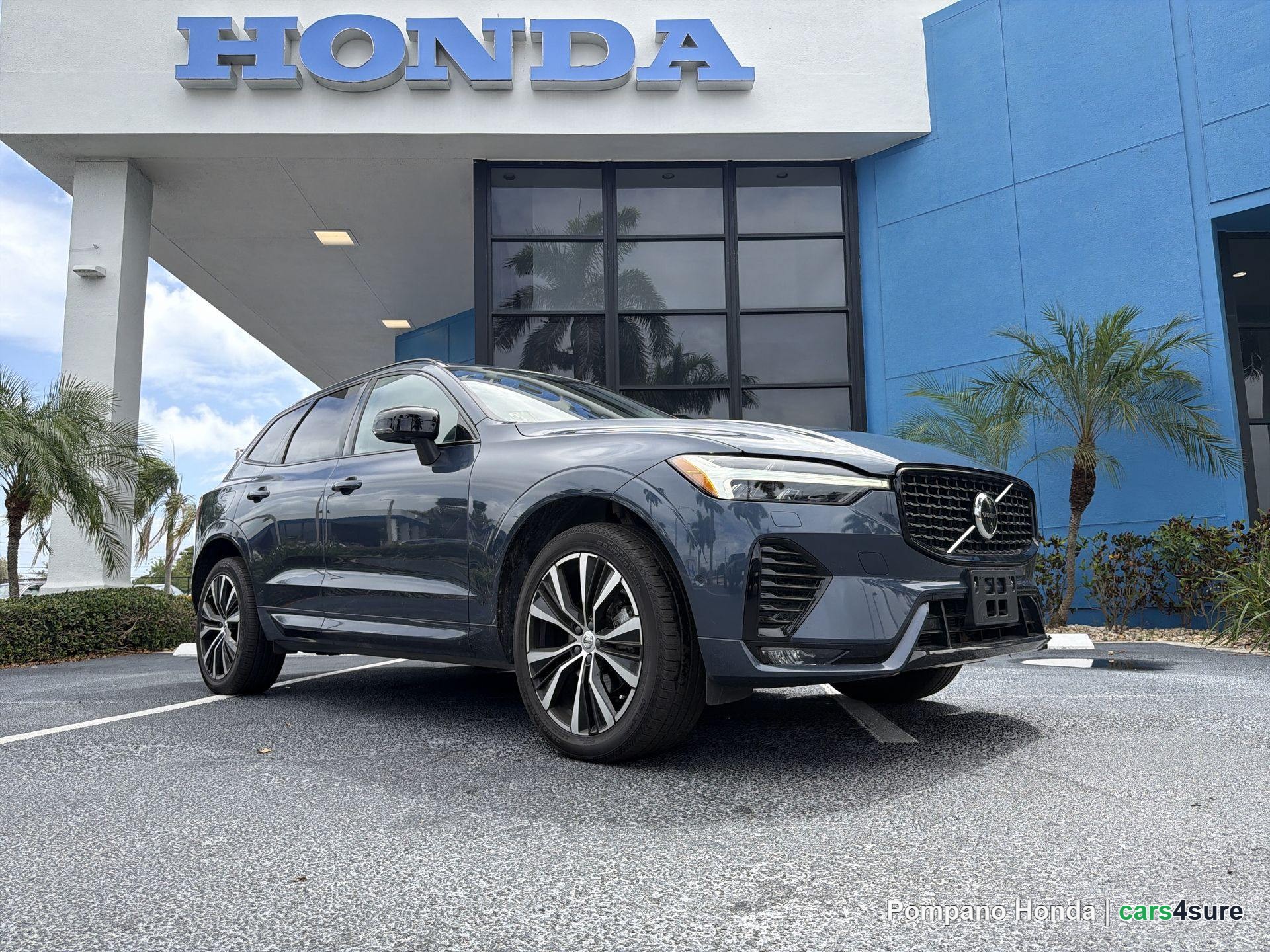 2023 VOLVO XC60 Plus Dark - Photo 1
