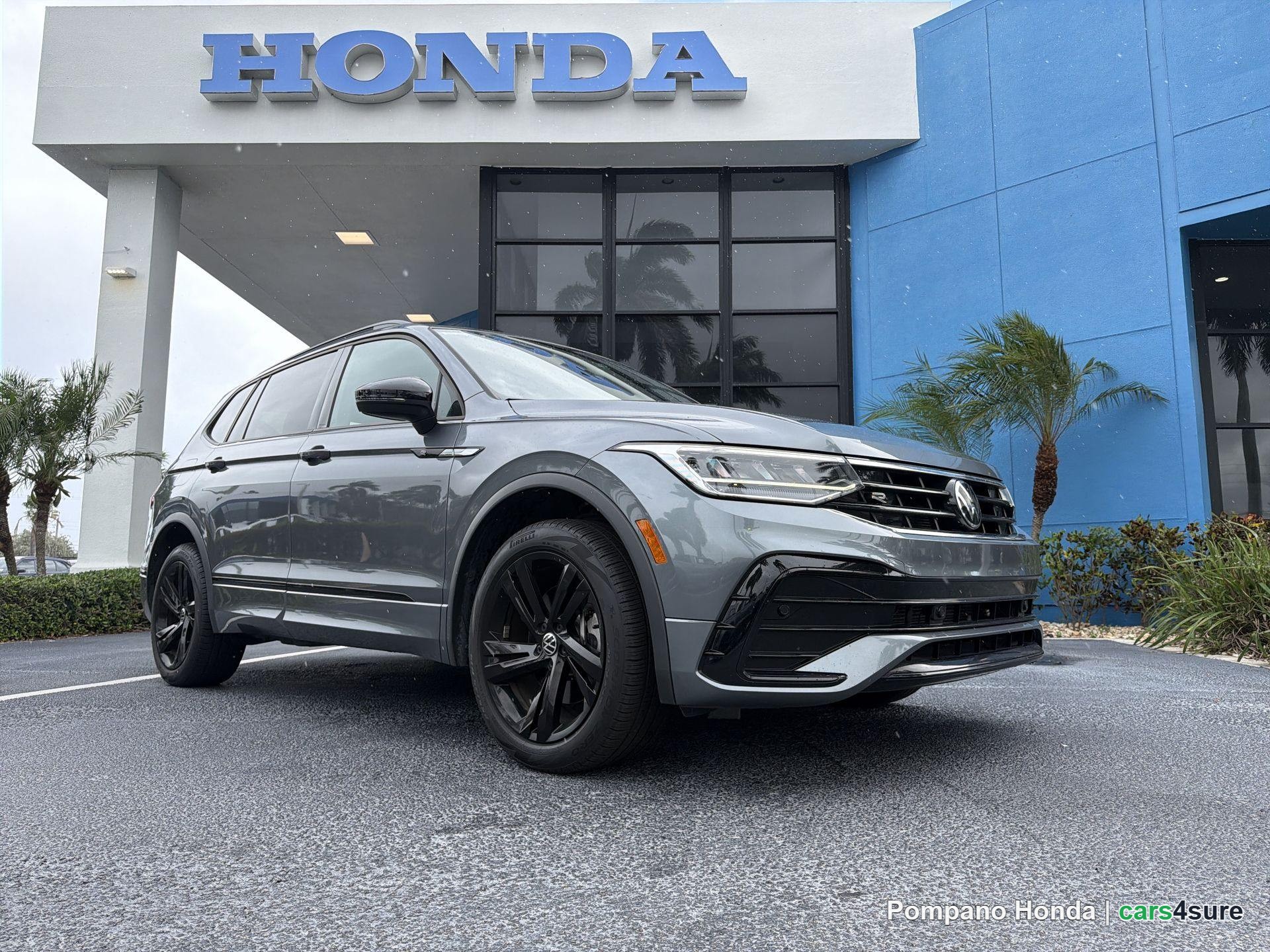 2023 VOLKSWAGEN Tiguan SE R-Line Black - Photo 1